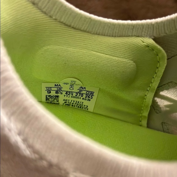 ULTRABOOST Adidas White and Lime Running Shoes main image 4